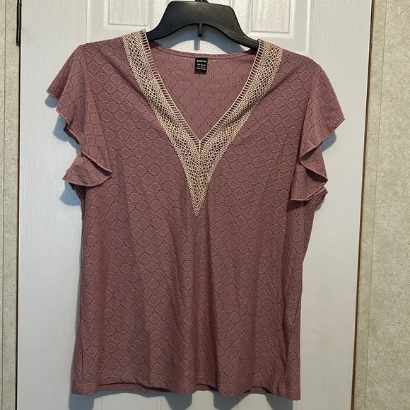 Dusty pink 💕 butterfly sleeve tee - Size M NWOT - Picture 4 of 4